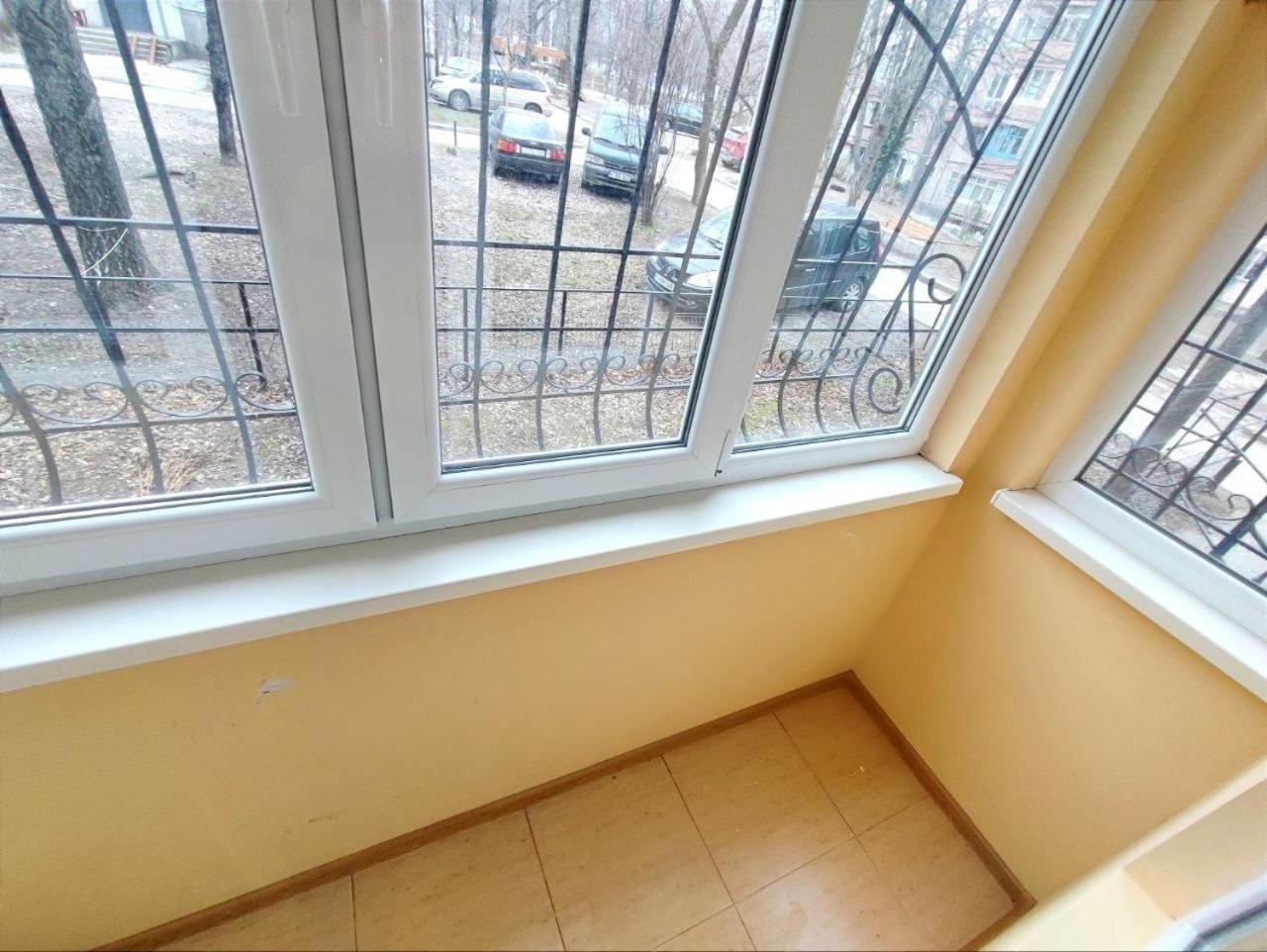 Apartament Str Grenoble Chisináu Exterior foto